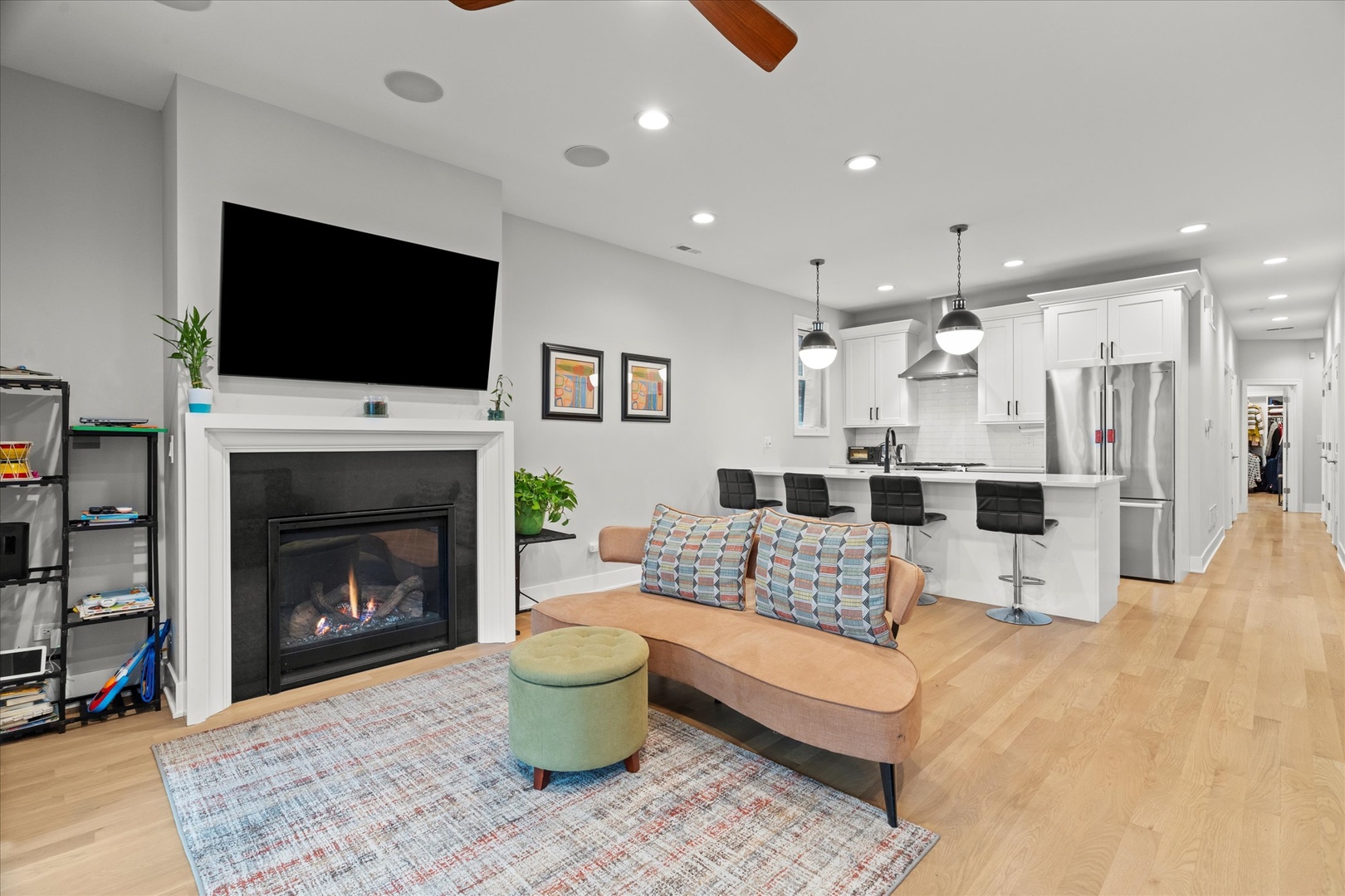 2965 N ELSTON Avenue Unit: 2