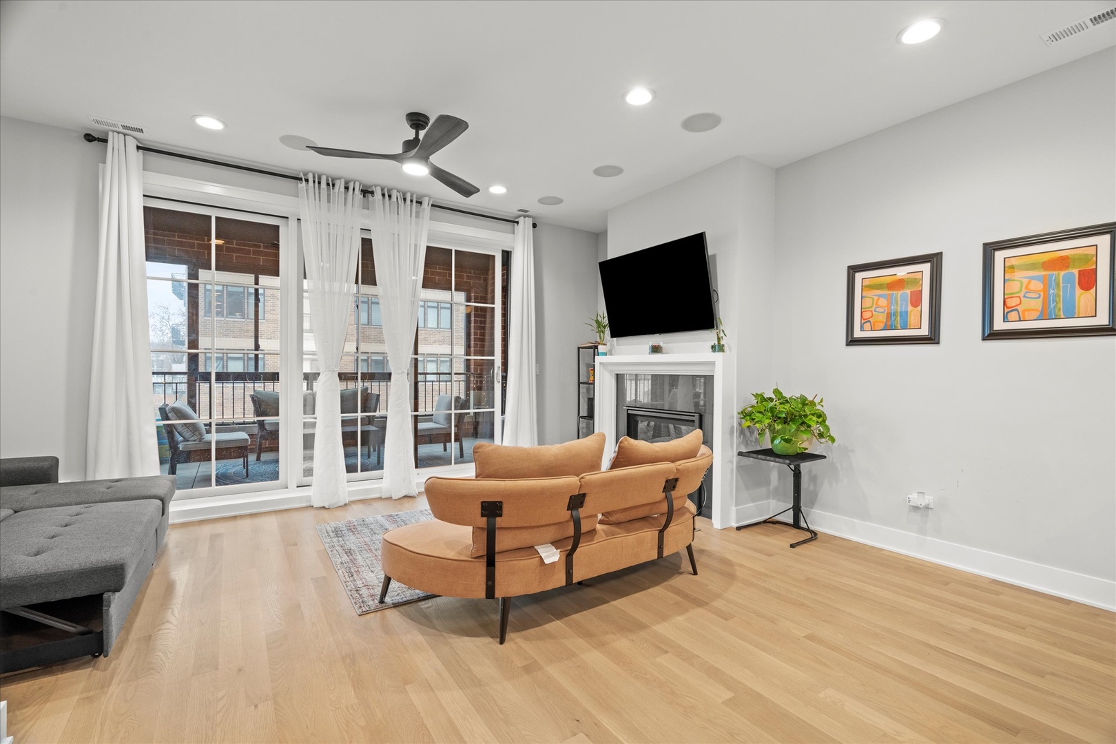 2965 N ELSTON Avenue Unit: 2