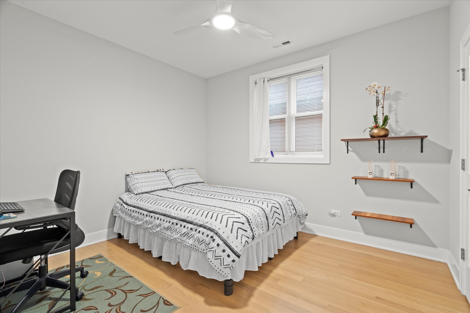 2965 N ELSTON Avenue Unit: 2
