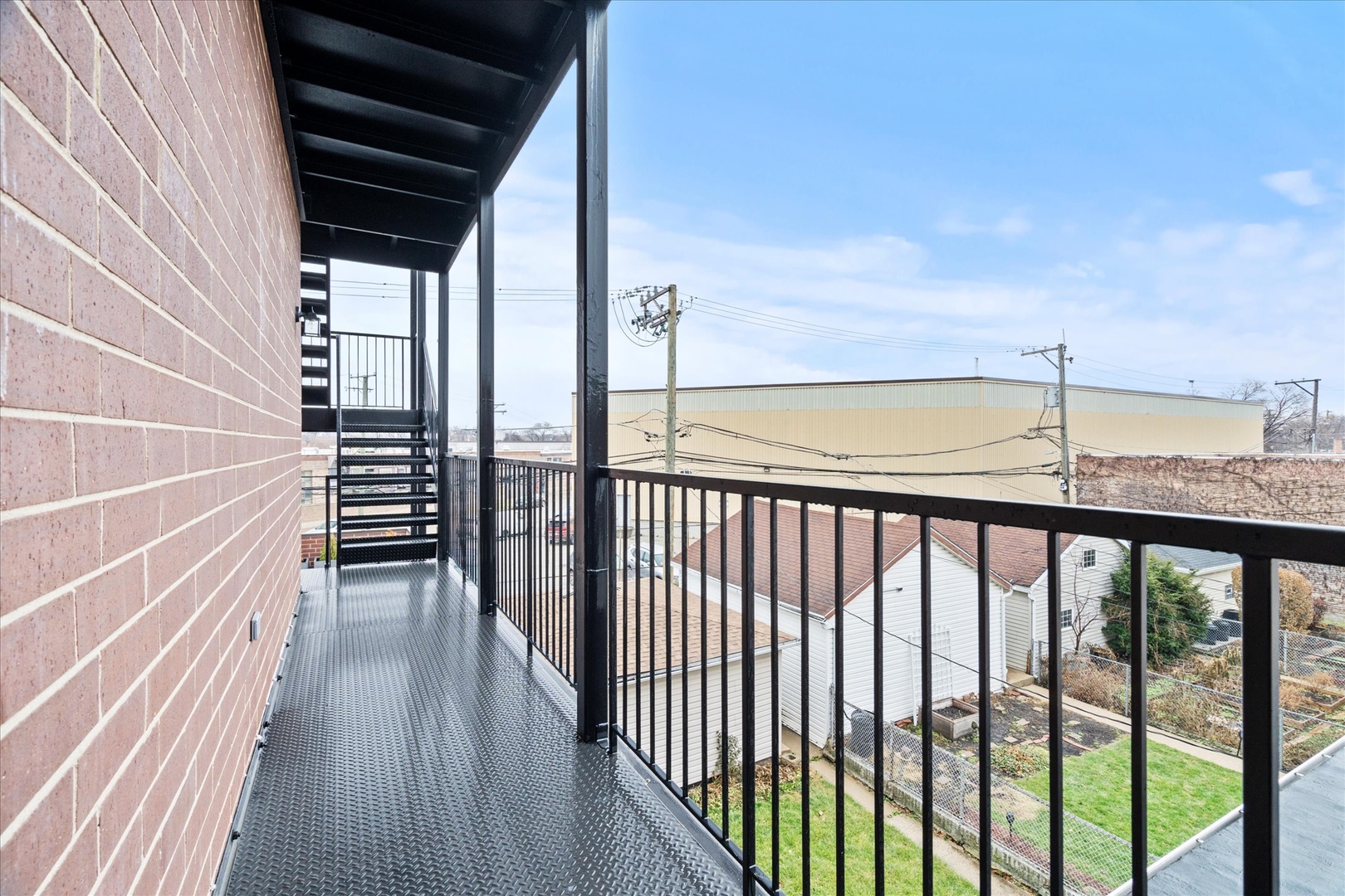 2965 N ELSTON Avenue Unit: 2