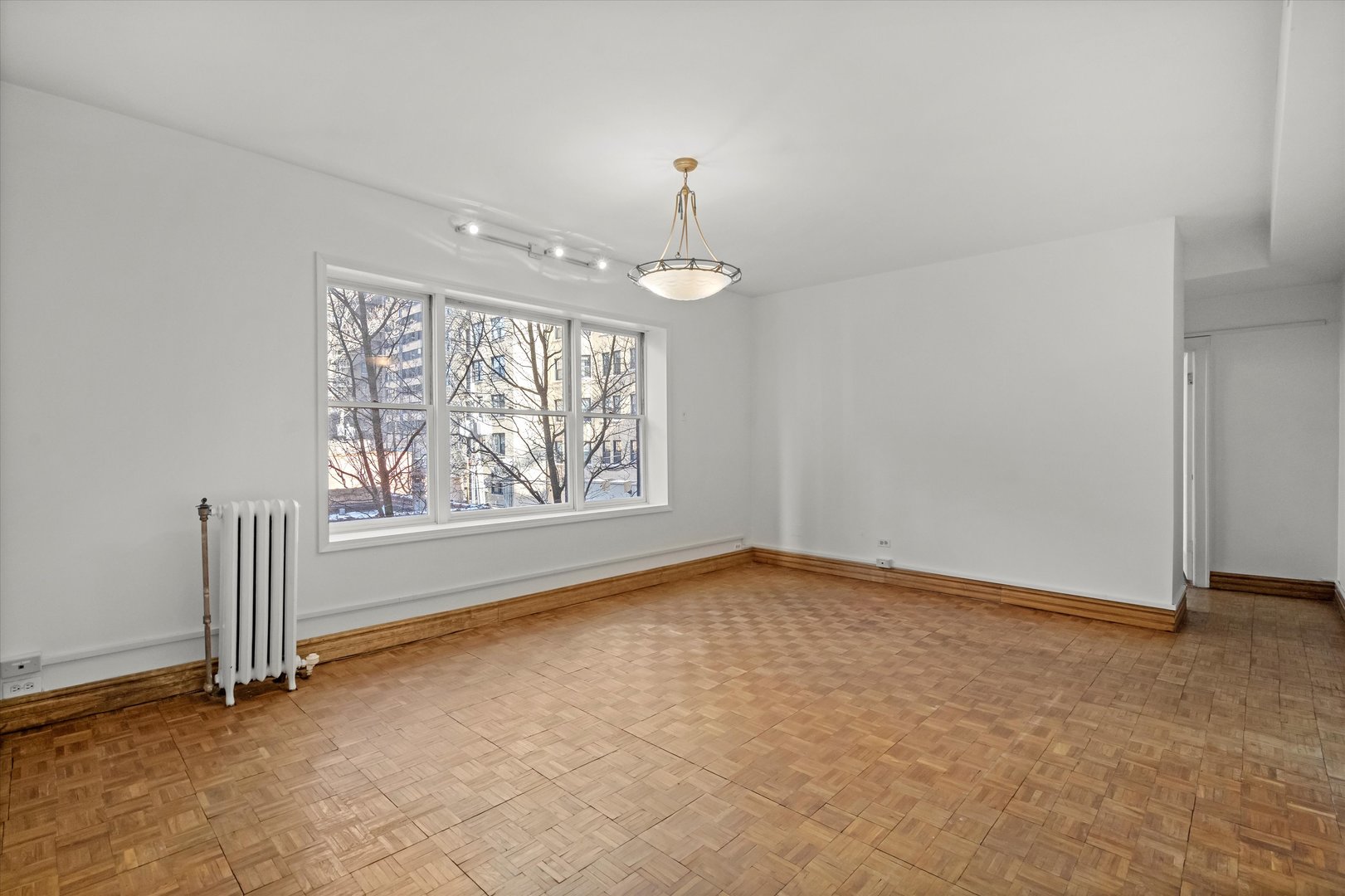 1415 N Astor Street Unit: 3
