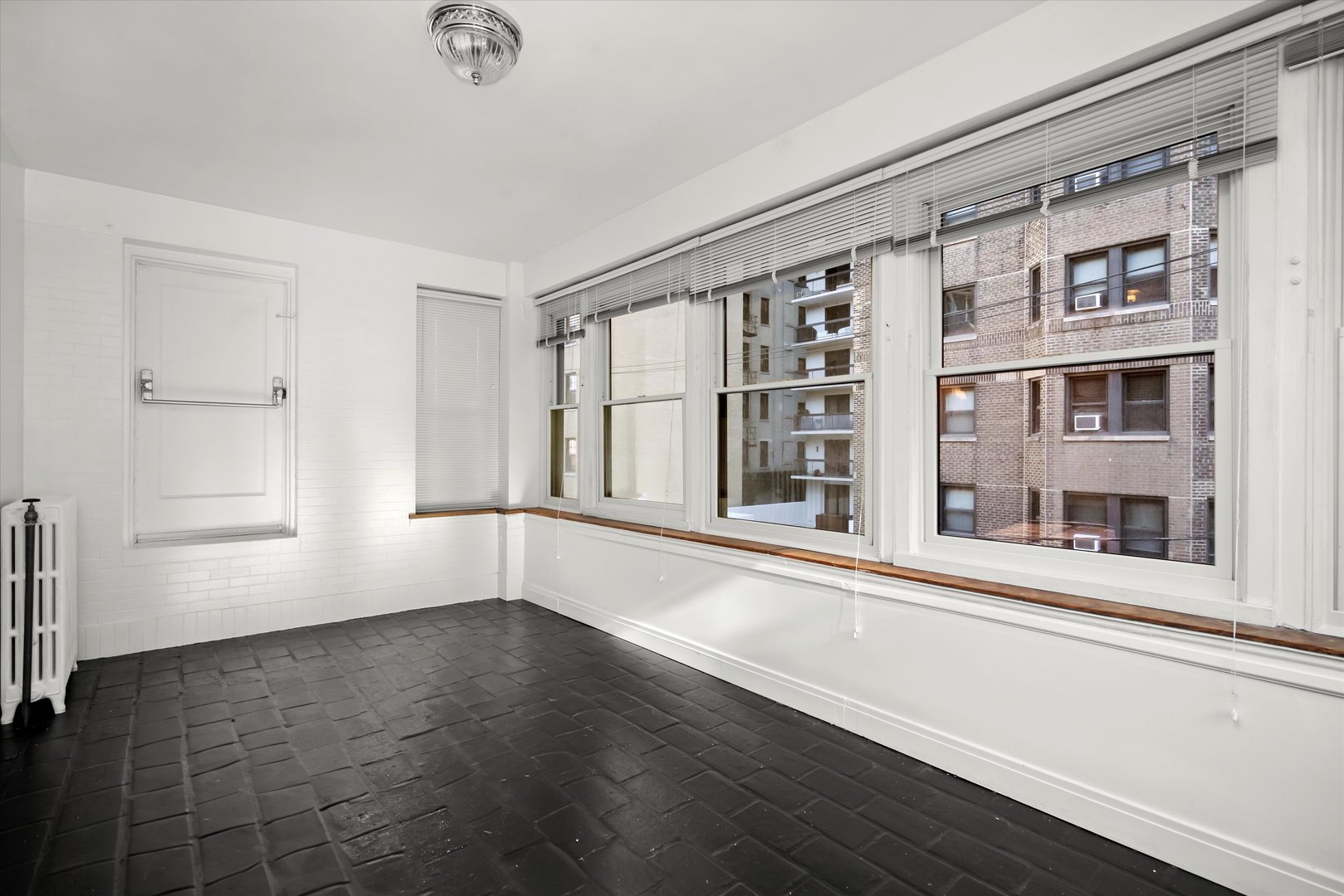 1415 N Astor Street Unit: 3