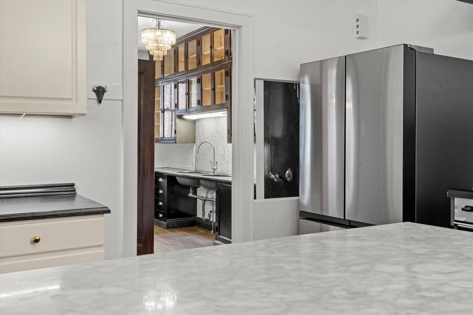 1415 N Astor Street Unit: 3