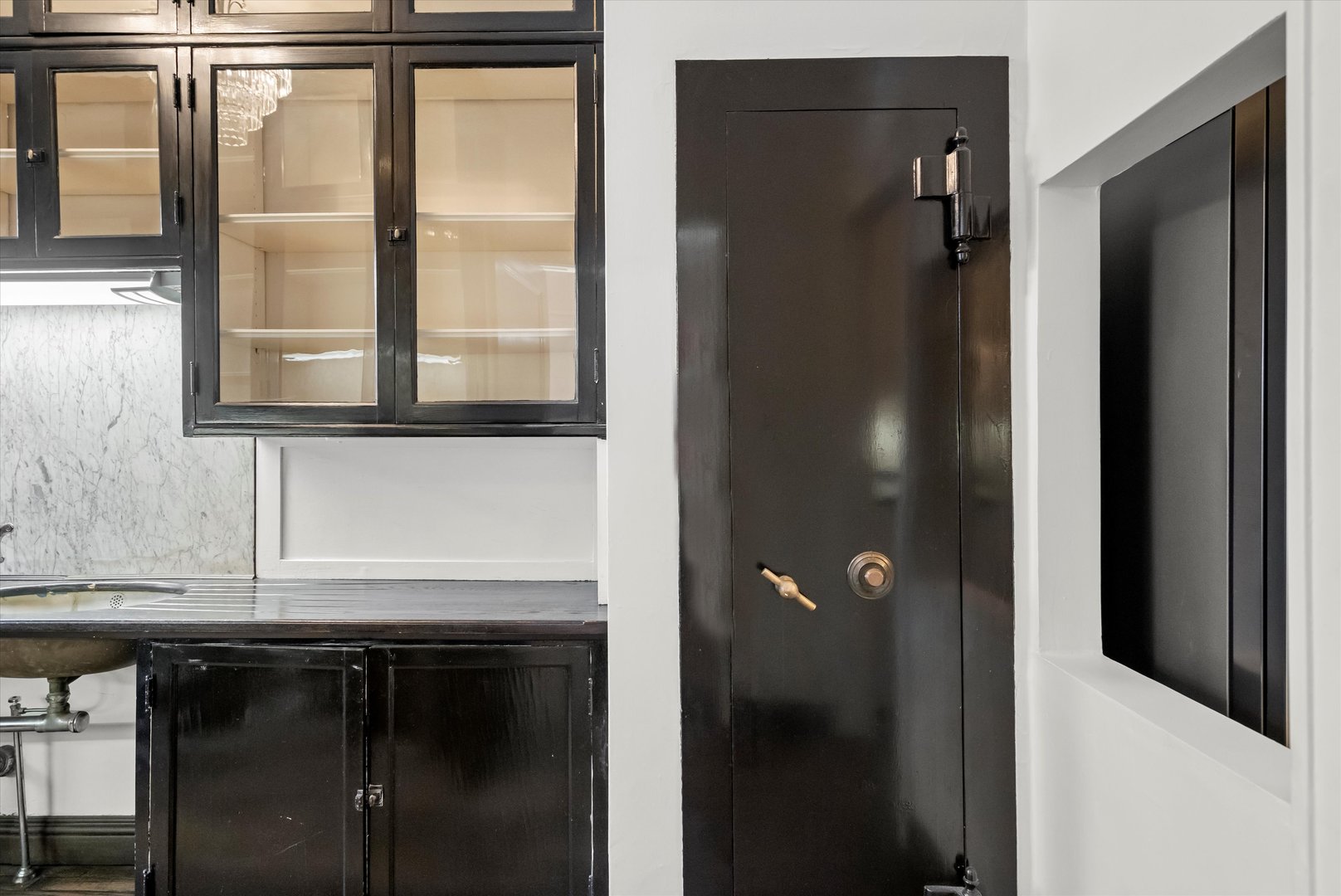 1415 N Astor Street Unit: 3