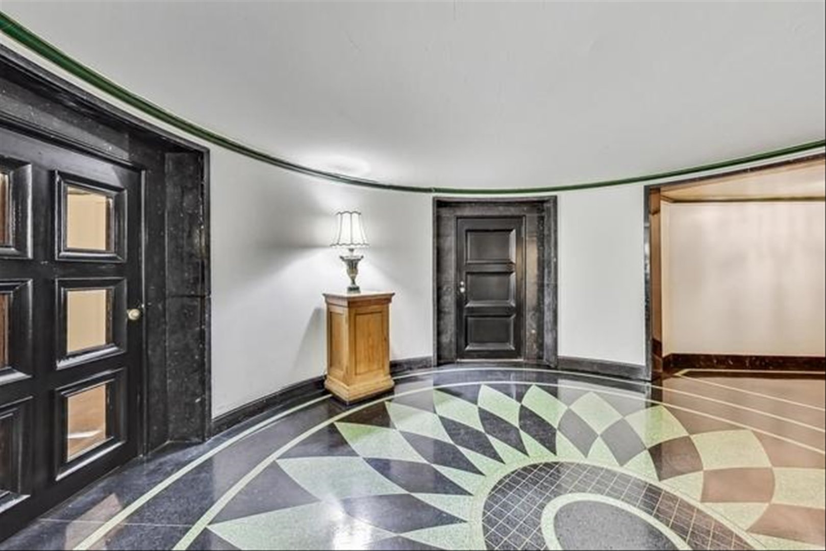 1415 N Astor Street Unit: 3