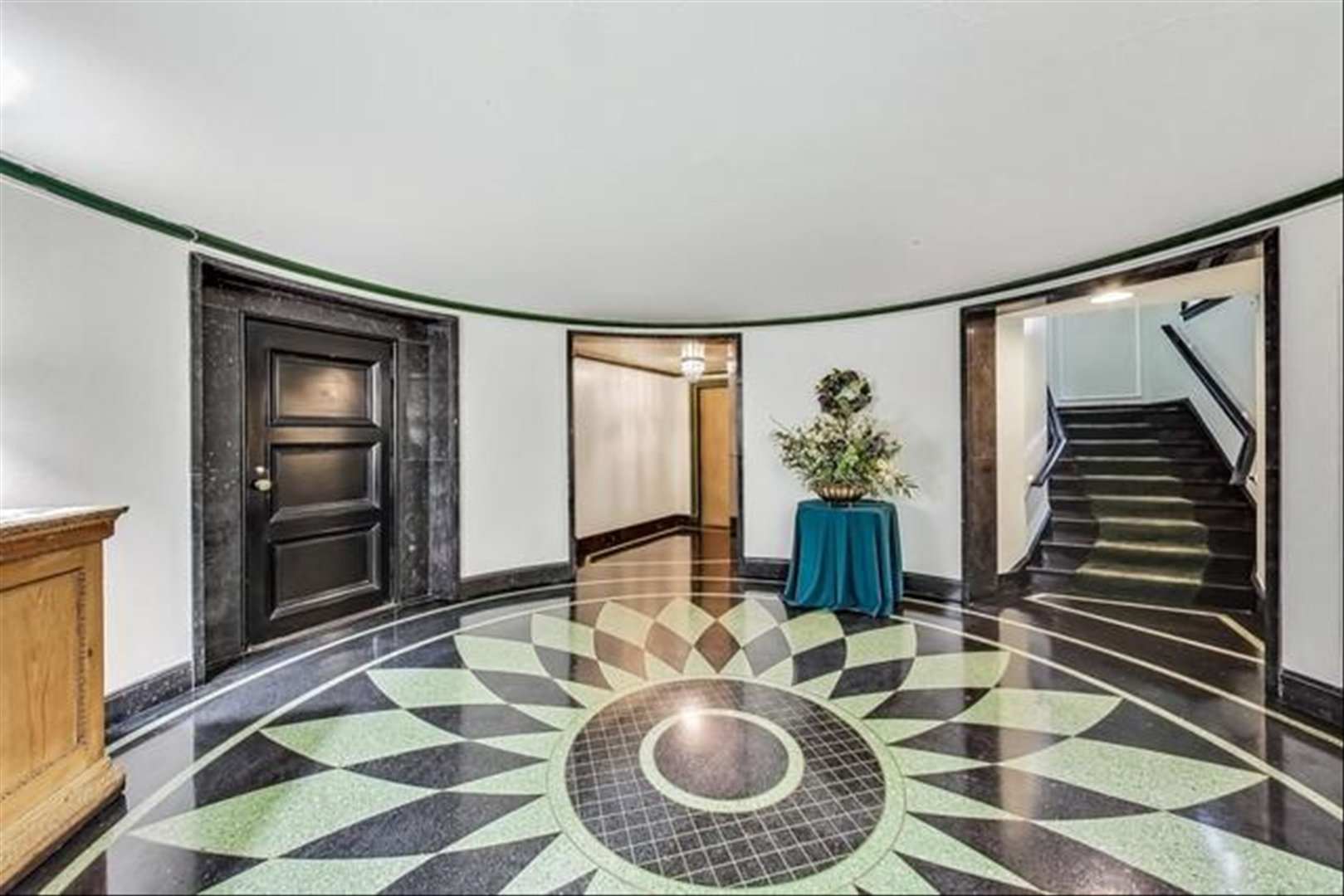 1415 N Astor Street Unit: 3