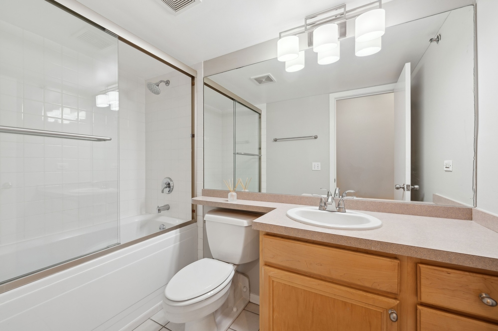 500 S Clinton Street Unit: 740