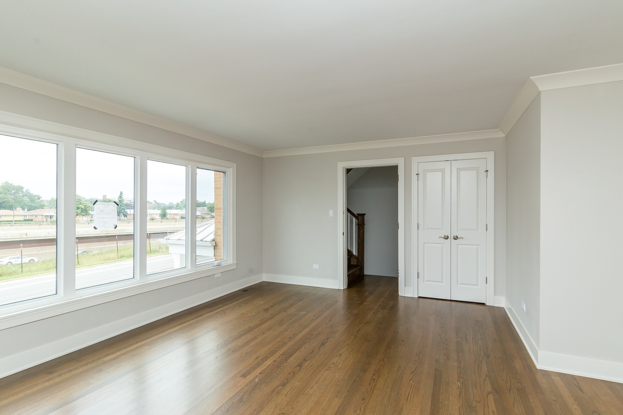 7331 W Higgins Avenue Unit: 1