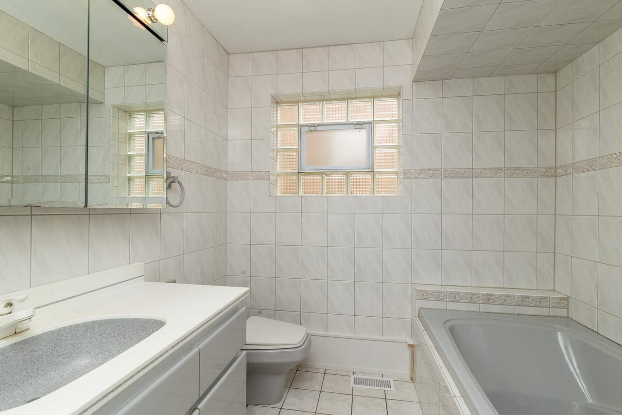 7331 W Higgins Avenue Unit: 1