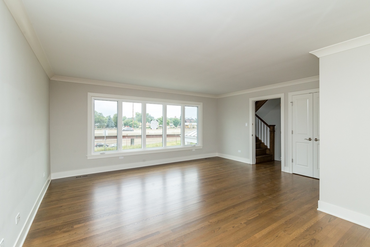 7331 W Higgins Avenue Unit: 1