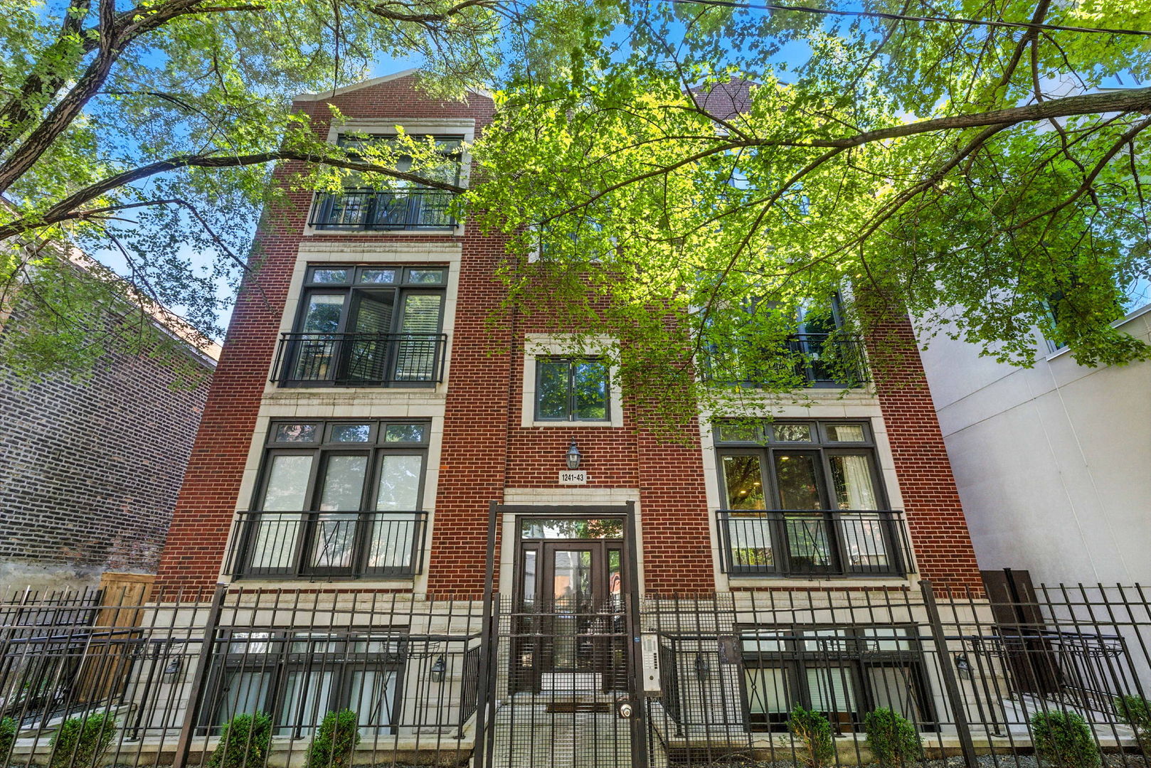 1243 N Paulina Street Unit: 1N