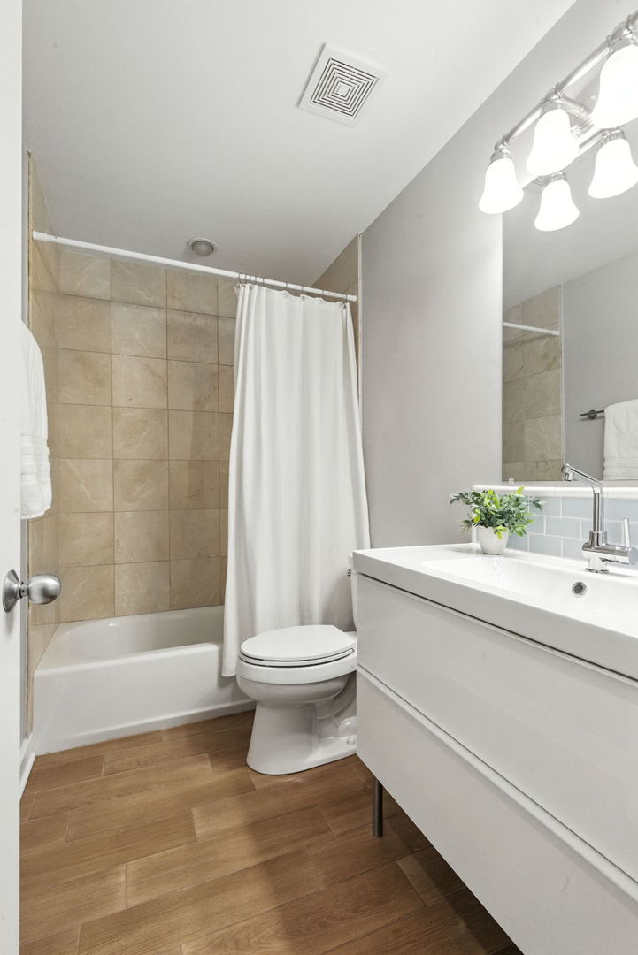 1243 N Paulina Street Unit: 1N