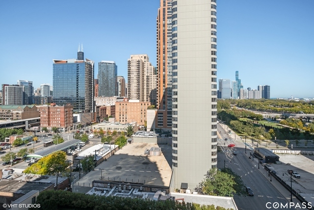 1250 S Michigan Avenue Unit: 1303
