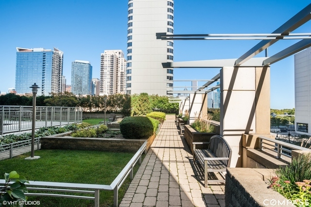 1250 S Michigan Avenue Unit: 1303