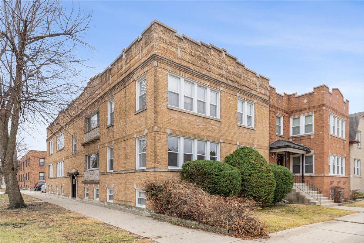 2525 W ARDMORE Avenue Unit: 1-W