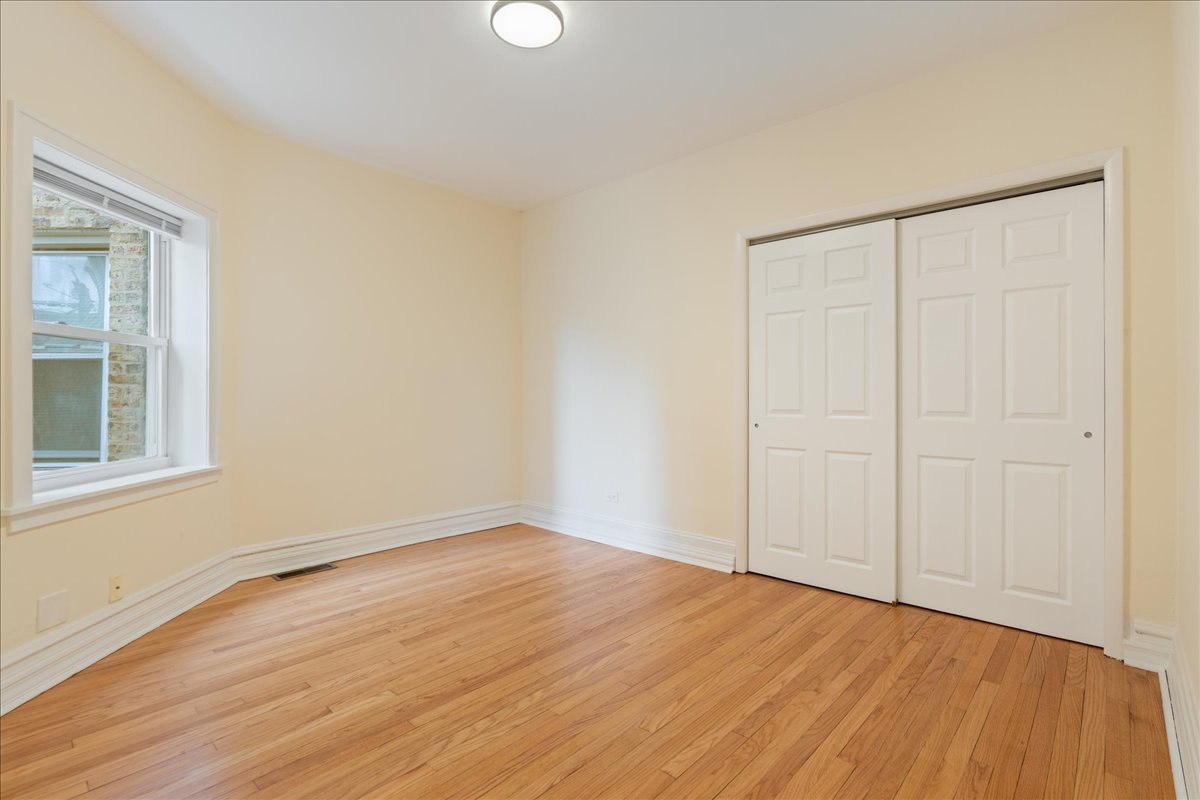 2525 W ARDMORE Avenue Unit: 1-W