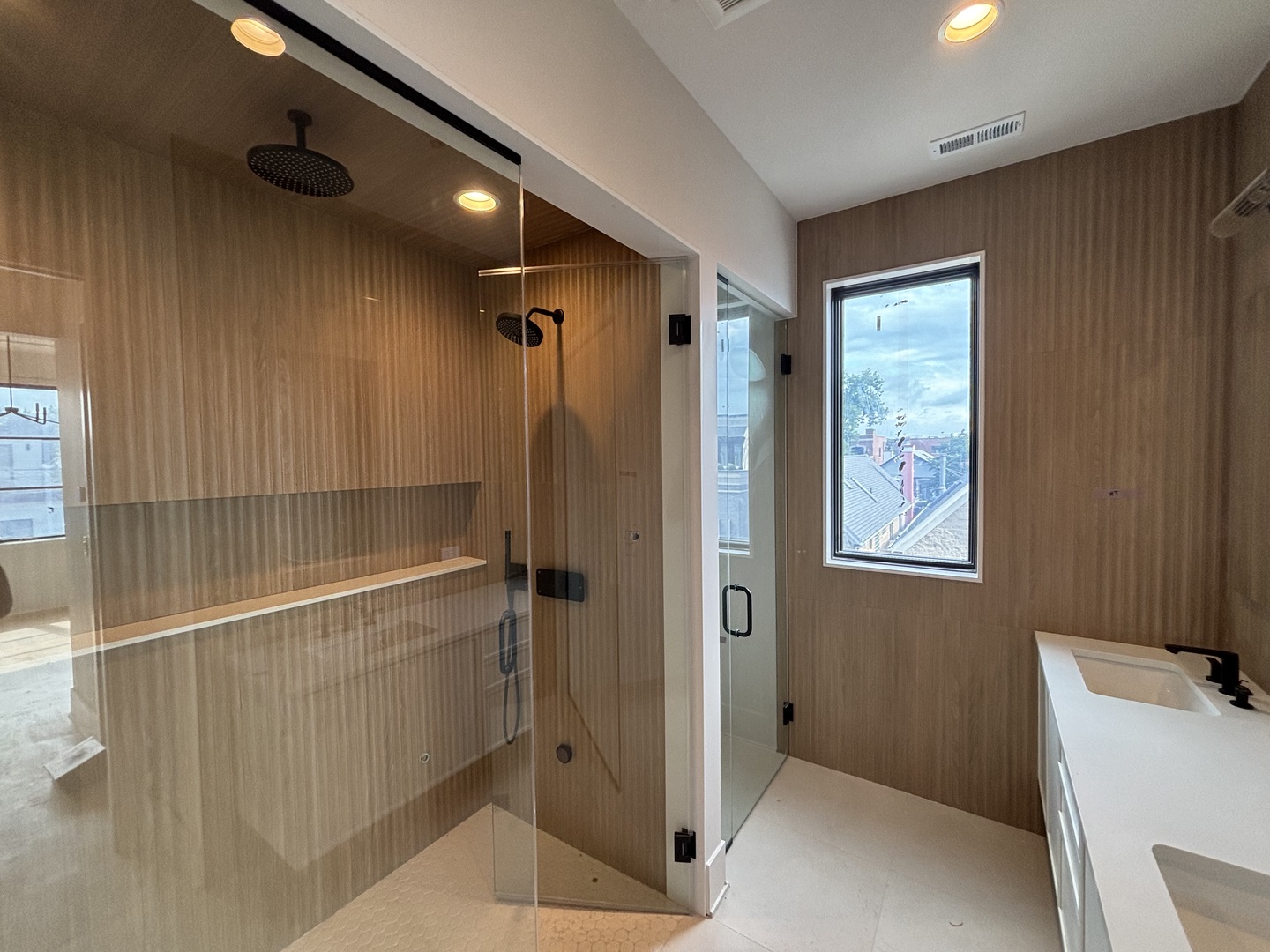 2644 N Lakewood Avenue Unit: 2N
