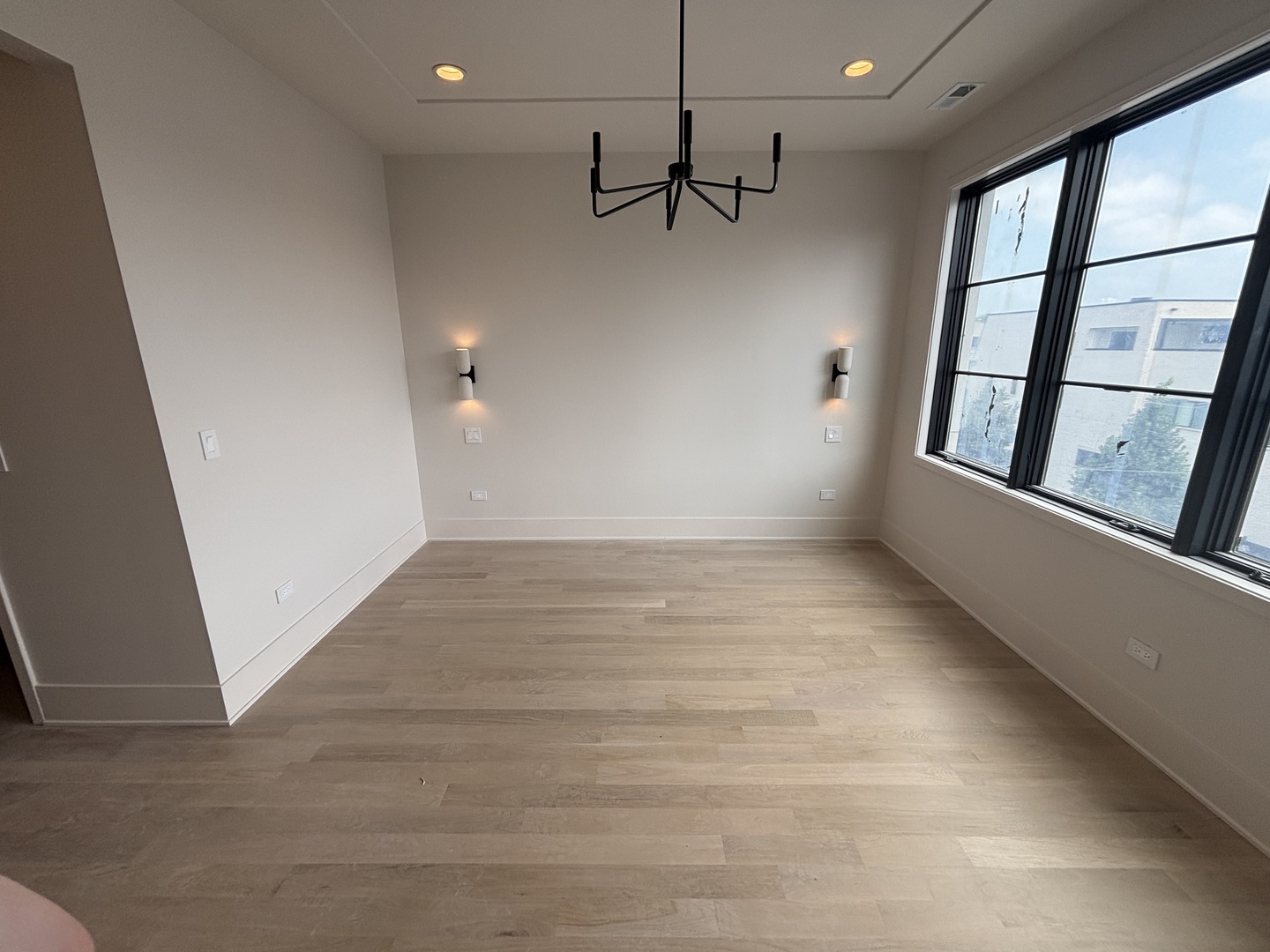 2644 N Lakewood Avenue Unit: 2N