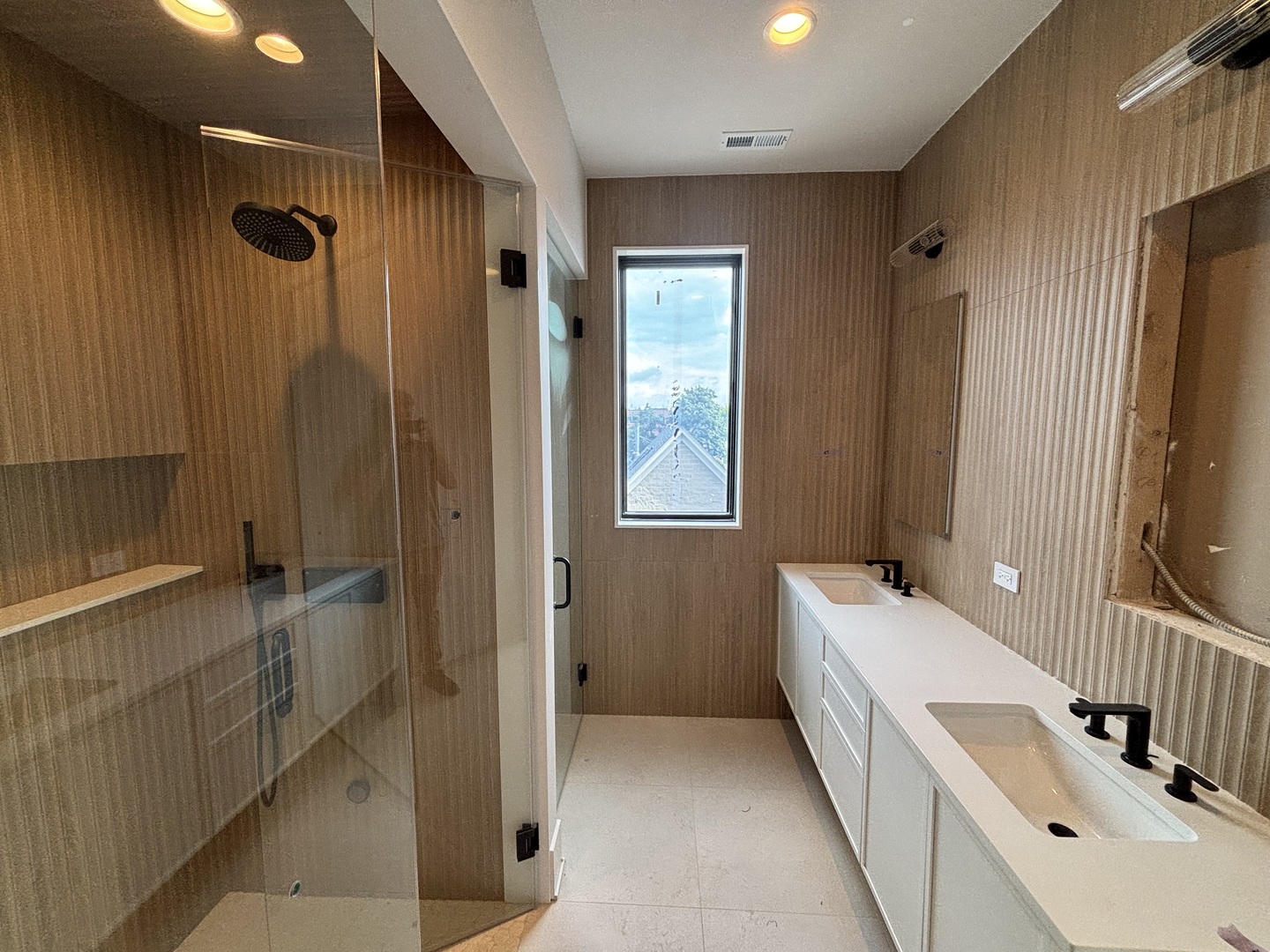 2644 N Lakewood Avenue Unit: 2N
