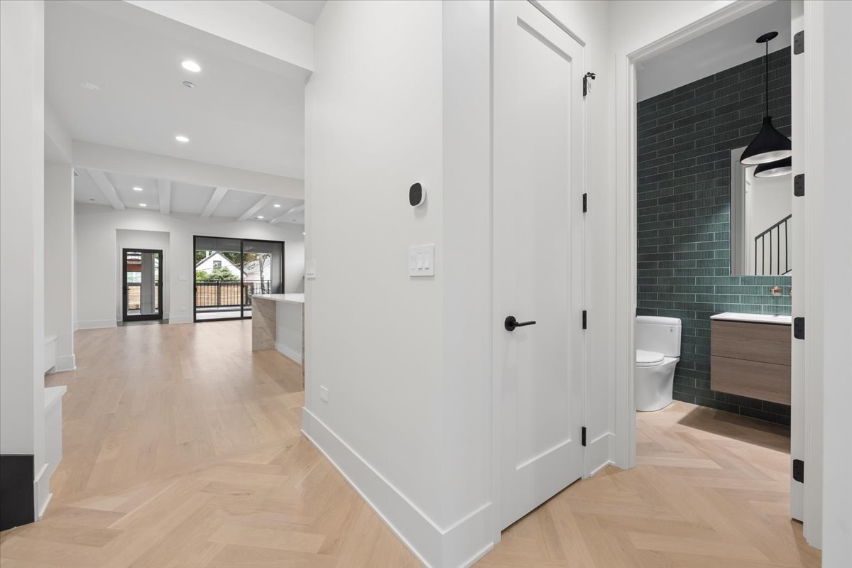 2644 N Lakewood Avenue Unit: 2N