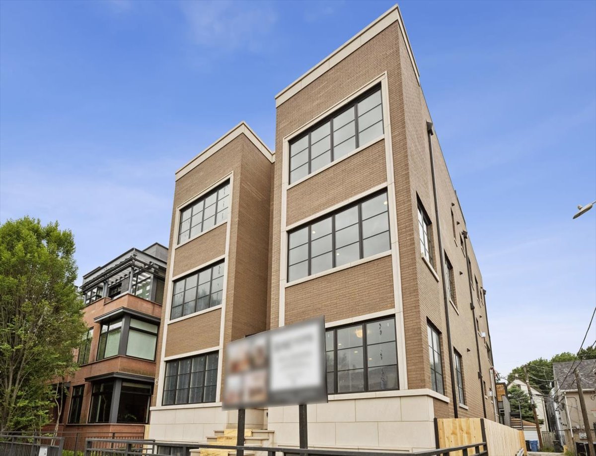 2644 N Lakewood Avenue Unit: 2N