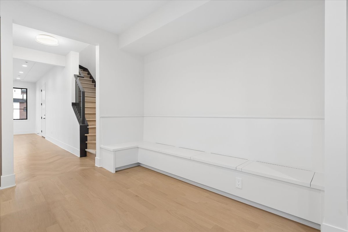 2644 N Lakewood Avenue Unit: 2N