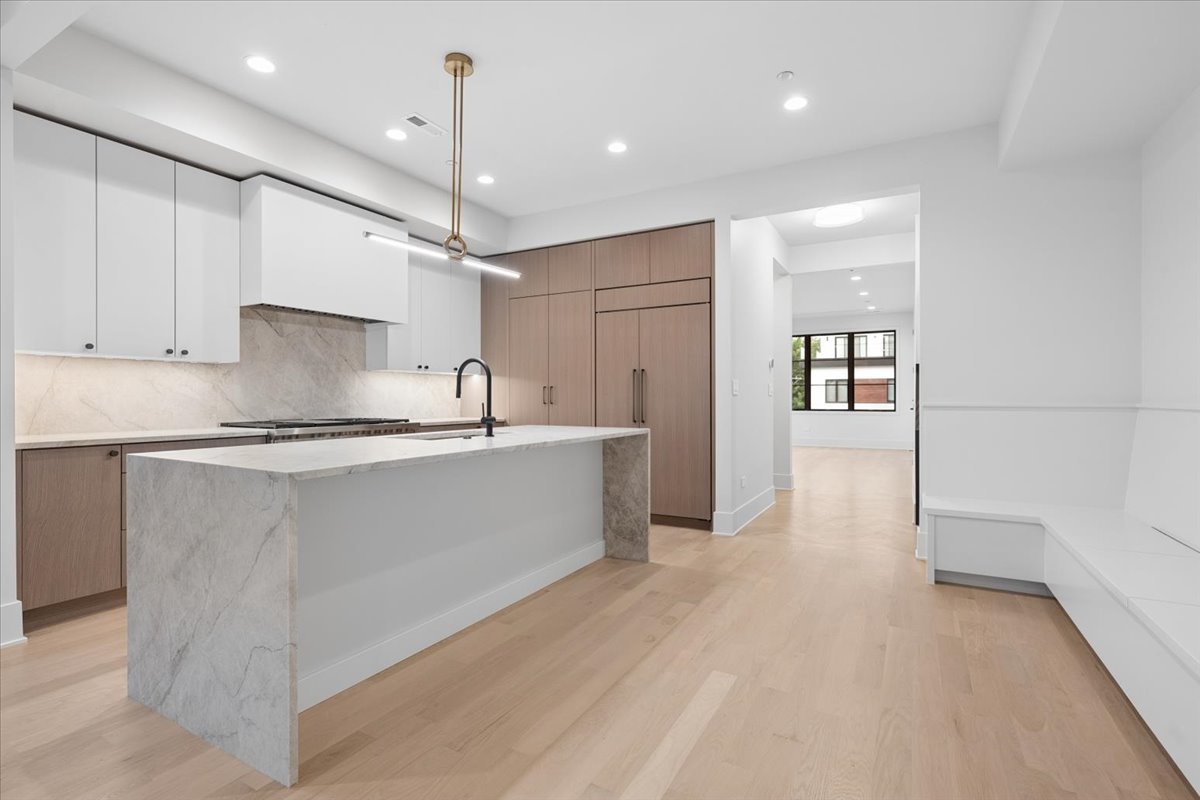 2644 N Lakewood Avenue Unit: 2N