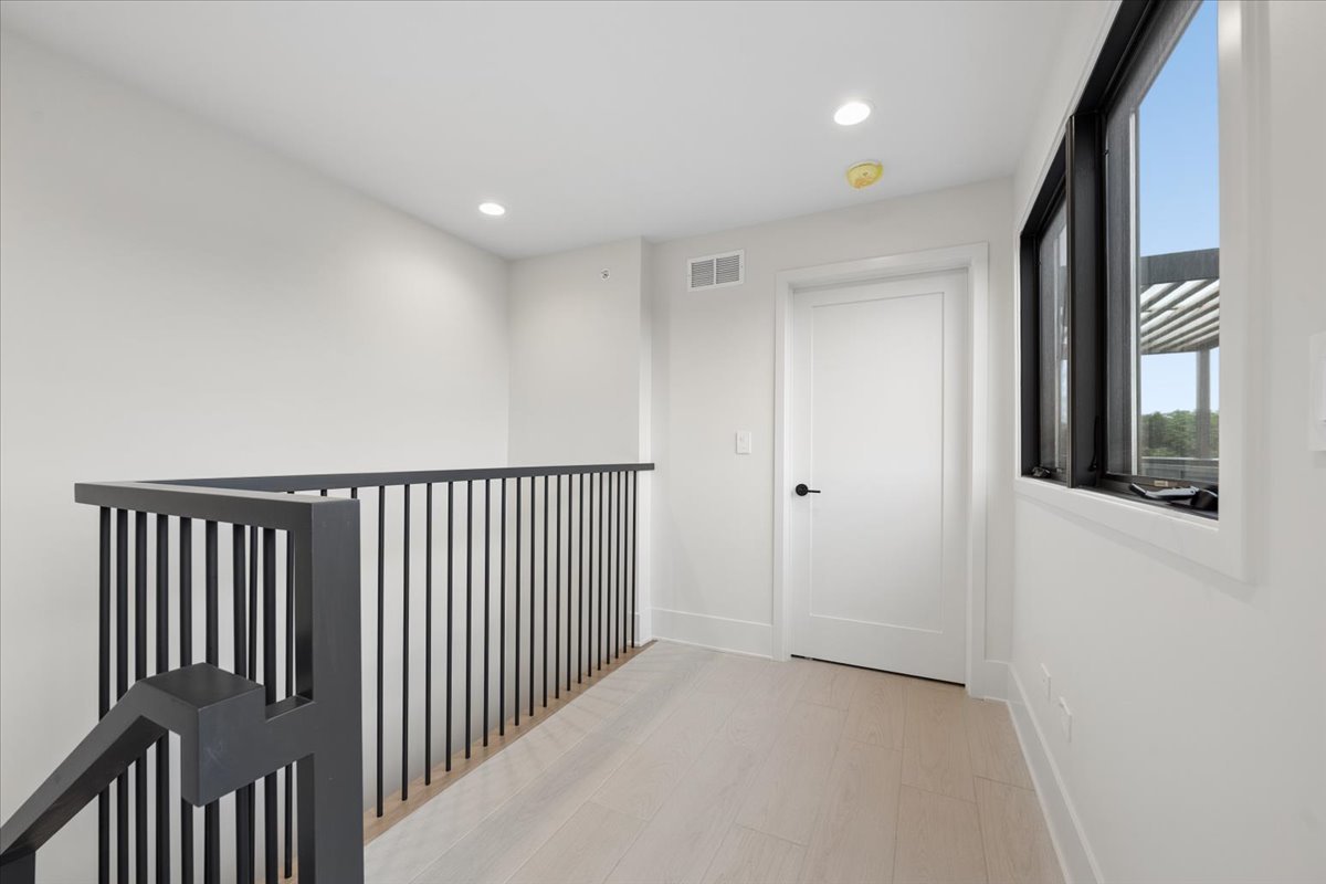 2644 N Lakewood Avenue Unit: 2N