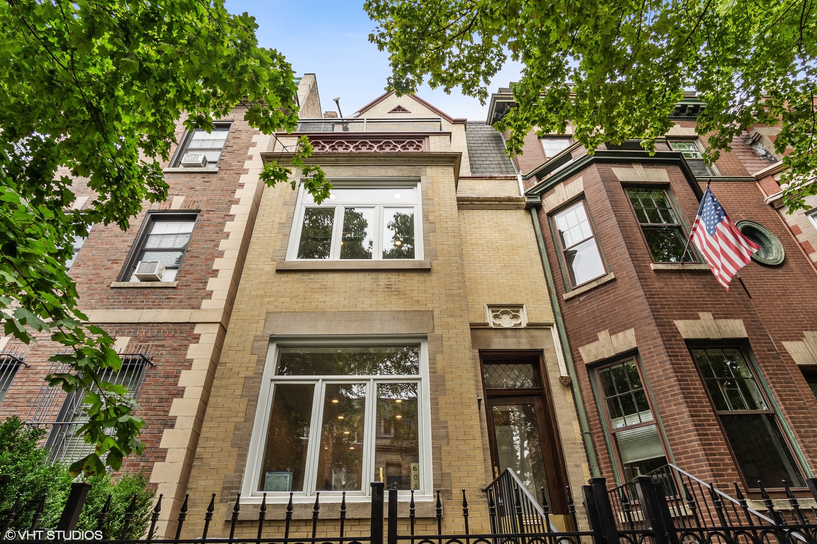 608 W Arlington Place Unit: 1