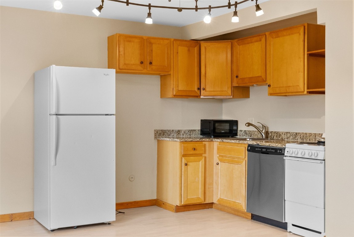 170 Evergreen ROAD 205