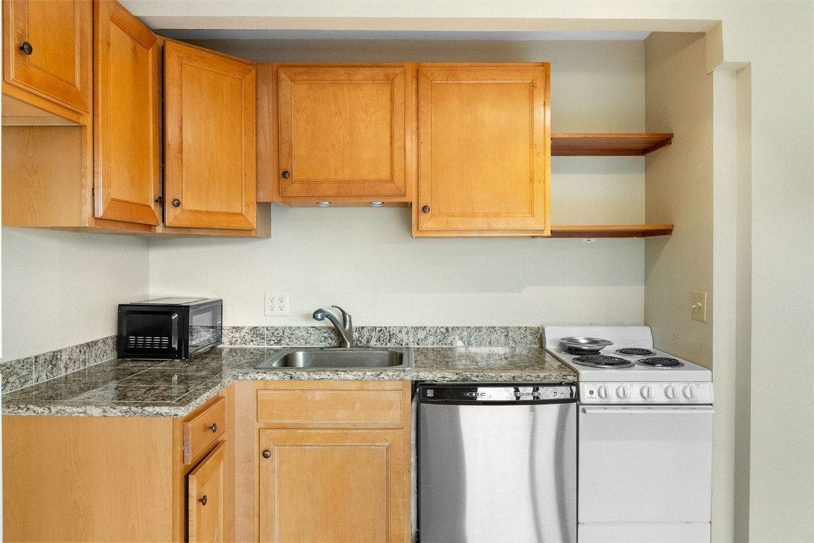 170 Evergreen ROAD 205