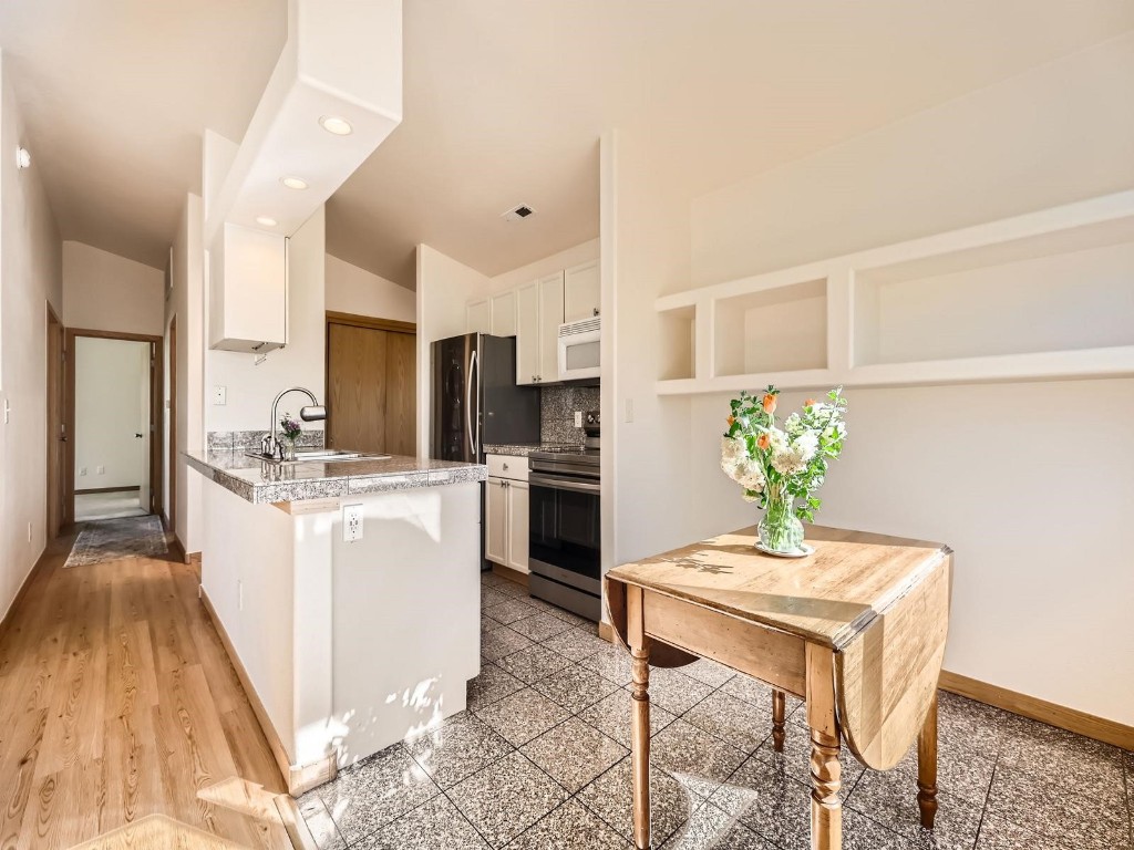 40 Cove BOULEVARD G40