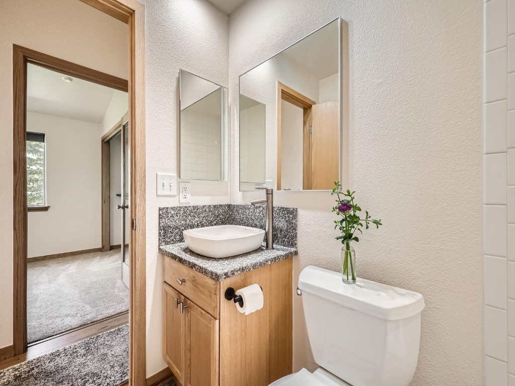 40 Cove BOULEVARD G40