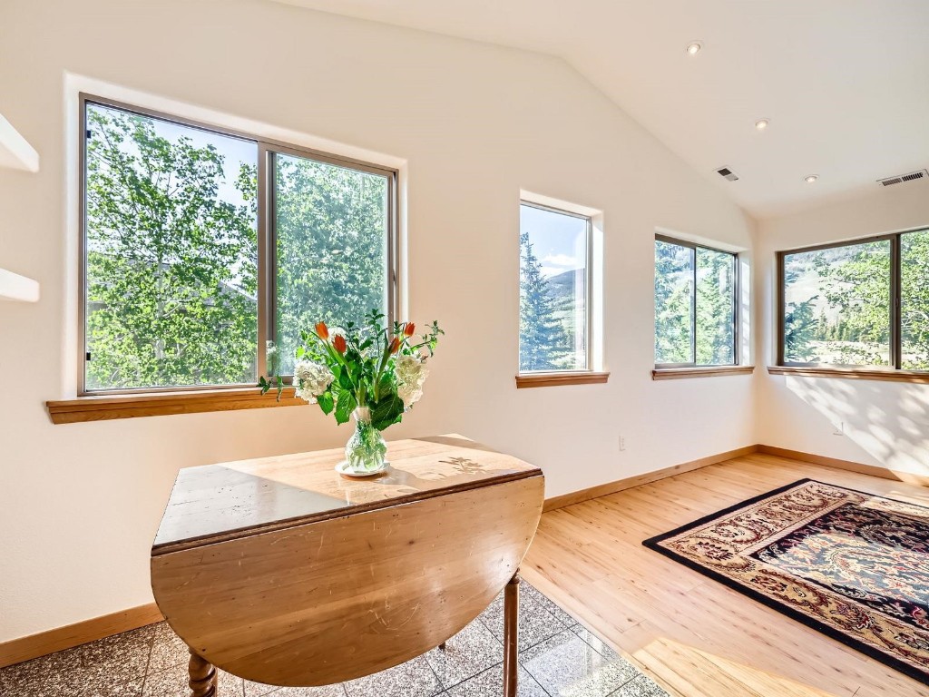 40 Cove BOULEVARD G40