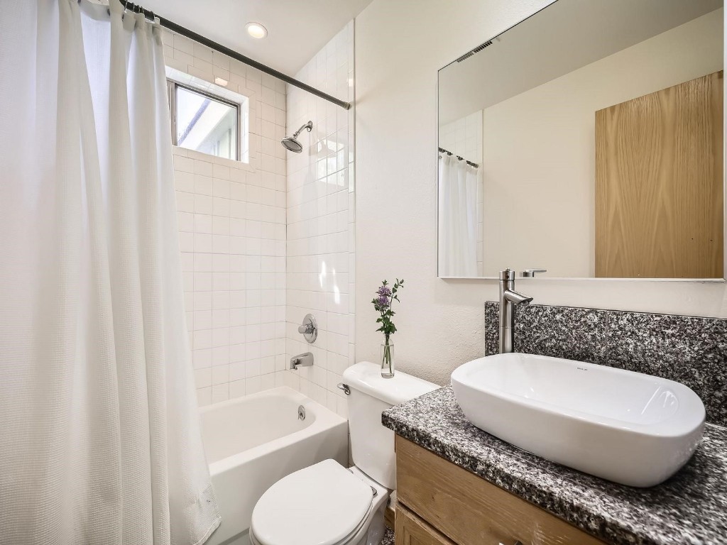 40 Cove BOULEVARD G40