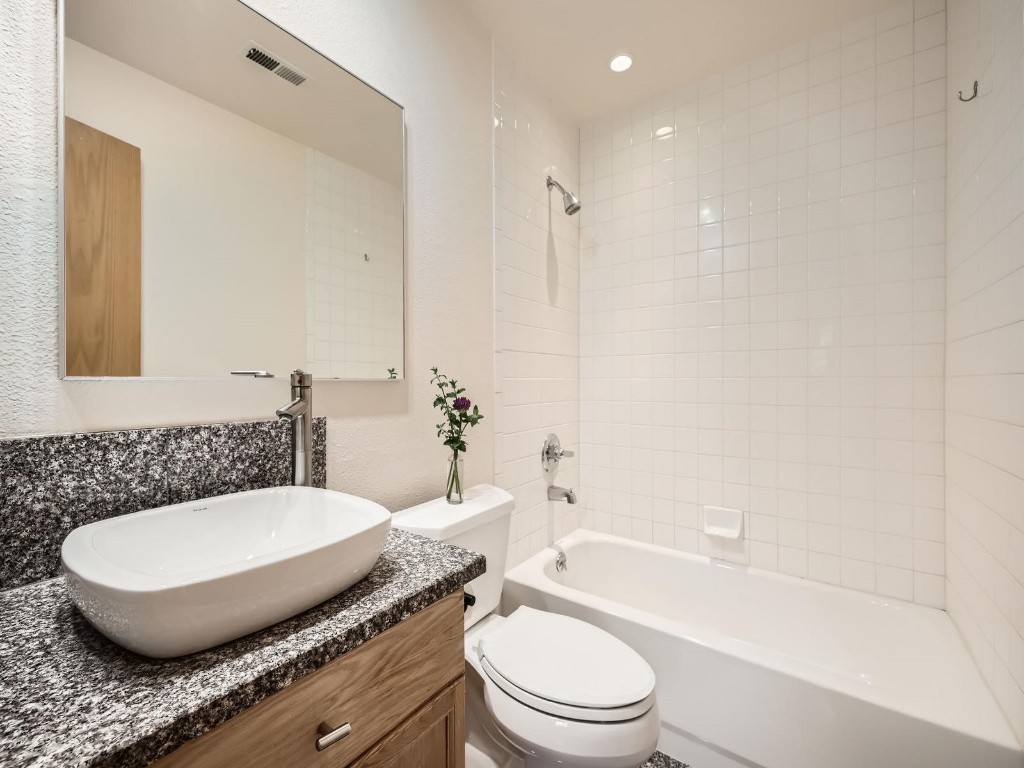 40 Cove BOULEVARD G40