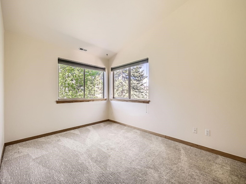 40 Cove BOULEVARD G40