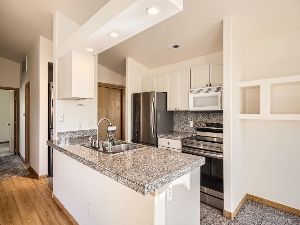 40 Cove BOULEVARD G40