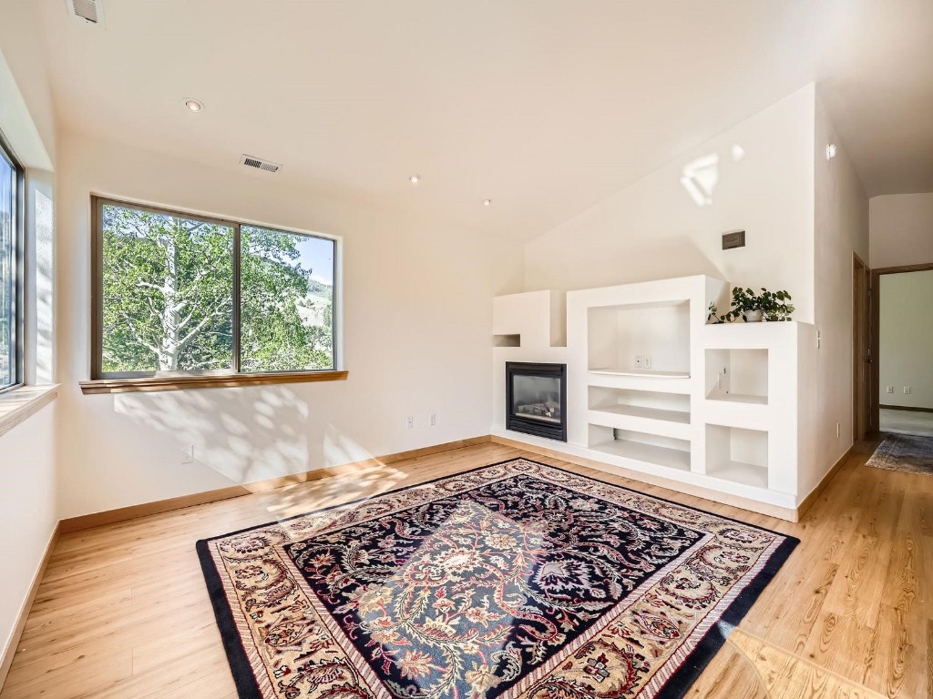 40 Cove BOULEVARD G40