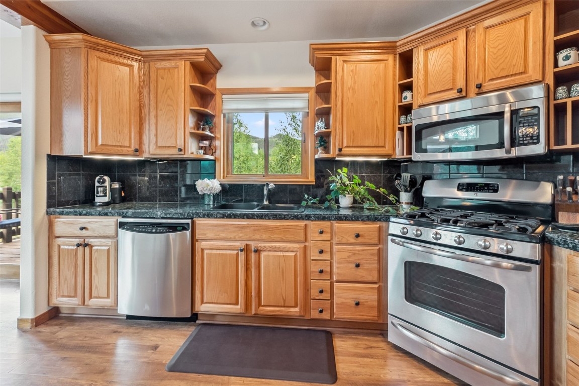 31 Montane COURT