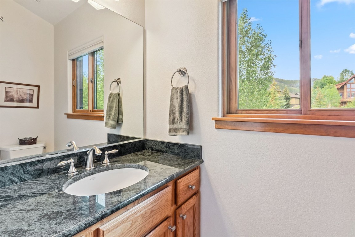 31 Montane COURT