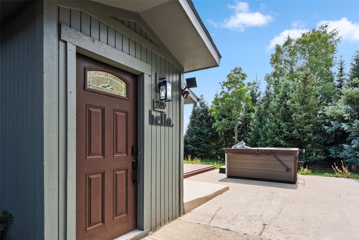 249 E Coyote COURT