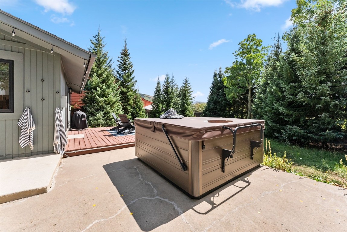 249 E Coyote COURT