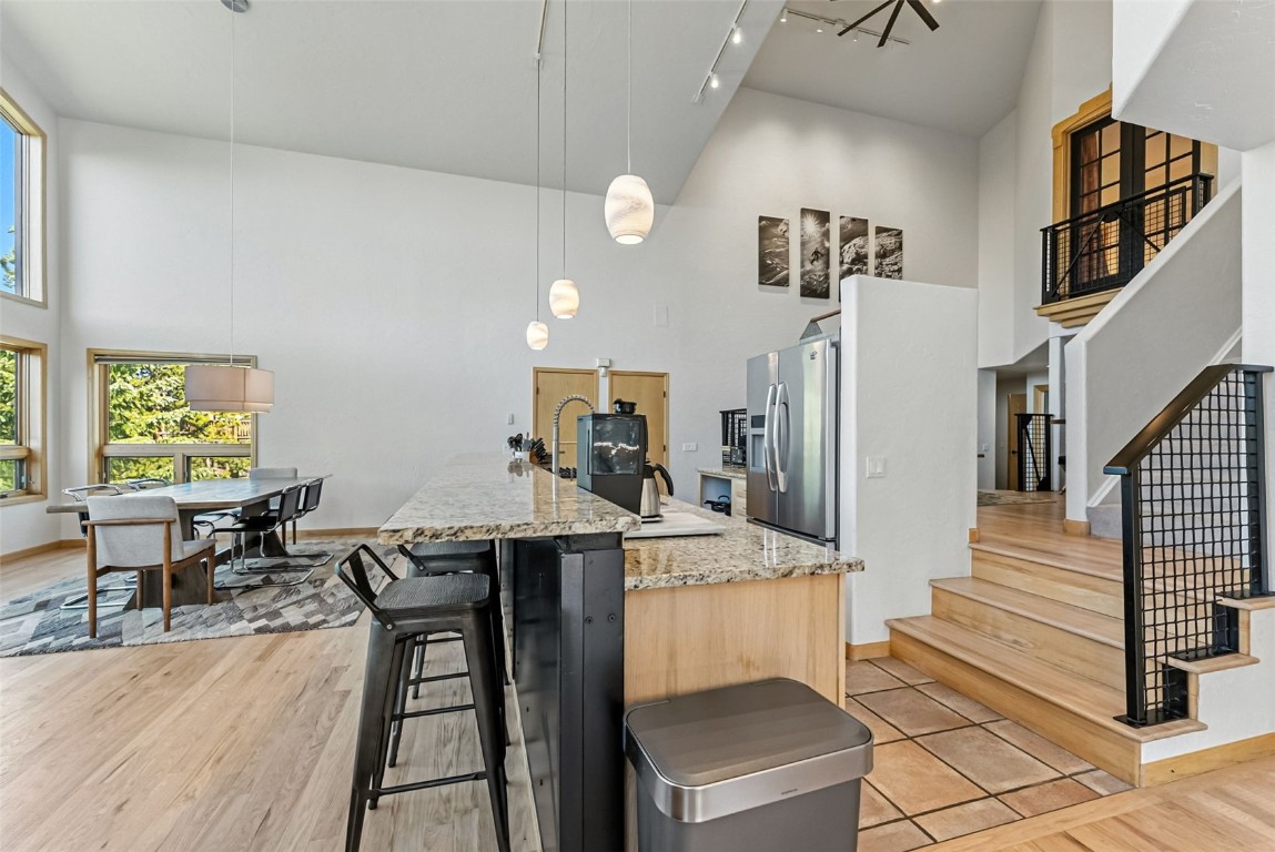 14 Dunkin DRIVE