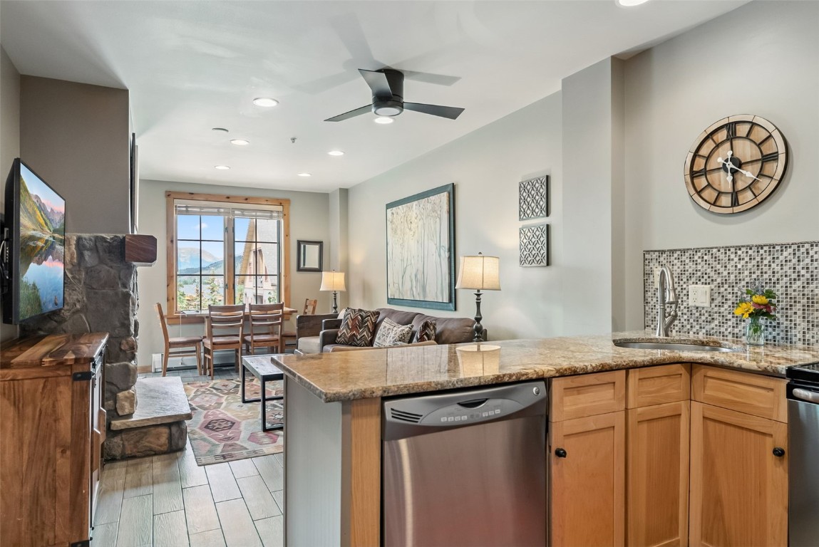 150 Dercum SQUARE 8503