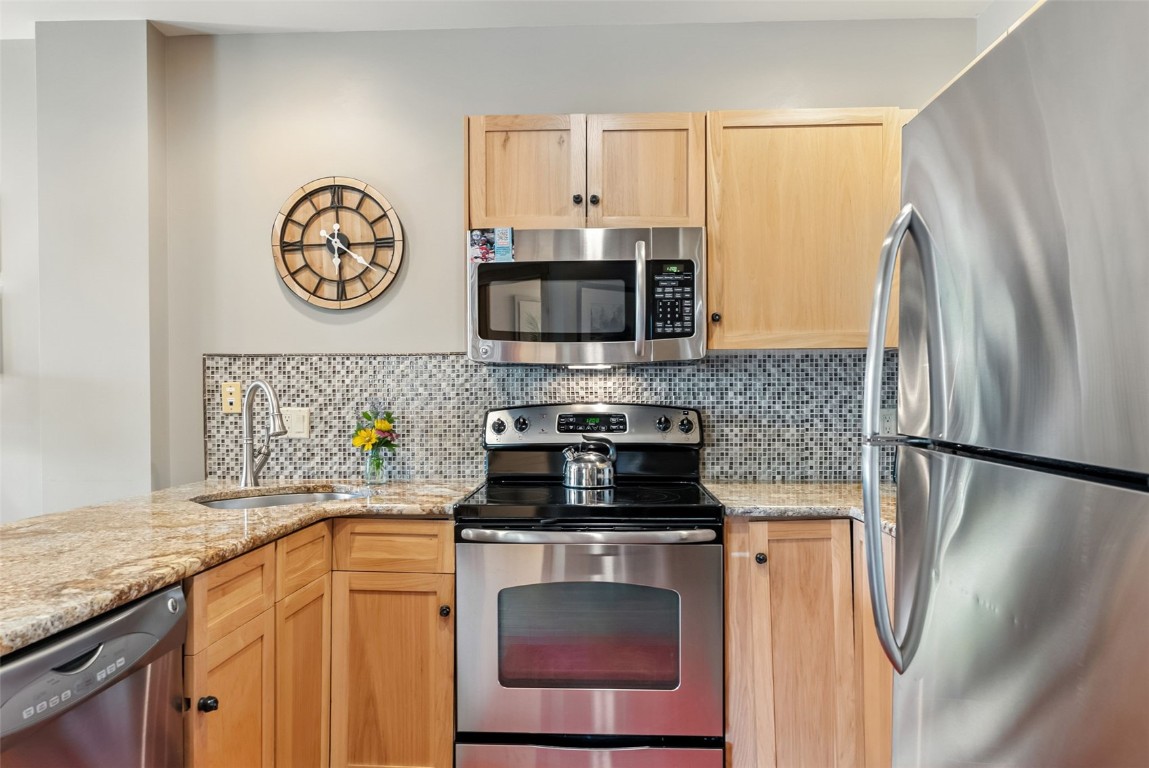 150 Dercum SQUARE 8503