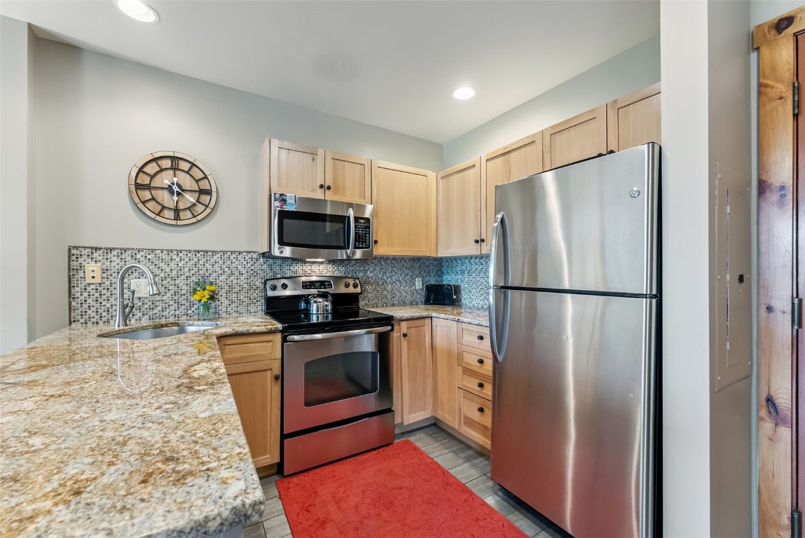 150 Dercum SQUARE 8503