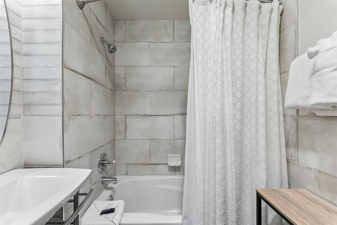 150 Dercum SQUARE 8503