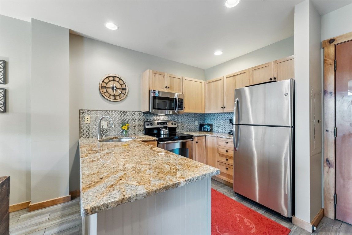 150 Dercum SQUARE 8503