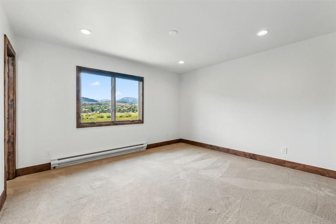815 Summit DRIVE